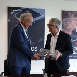 Hitachi Construction Machinery (Europe) and Akkodis Partner to Make Advanced Integrated Solutions Easier and More Accessible for LANDCROS Customers